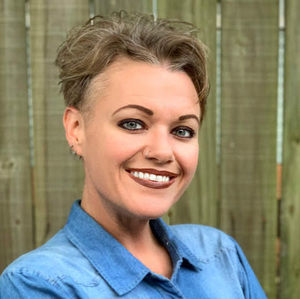 Meet your Posher, Dana